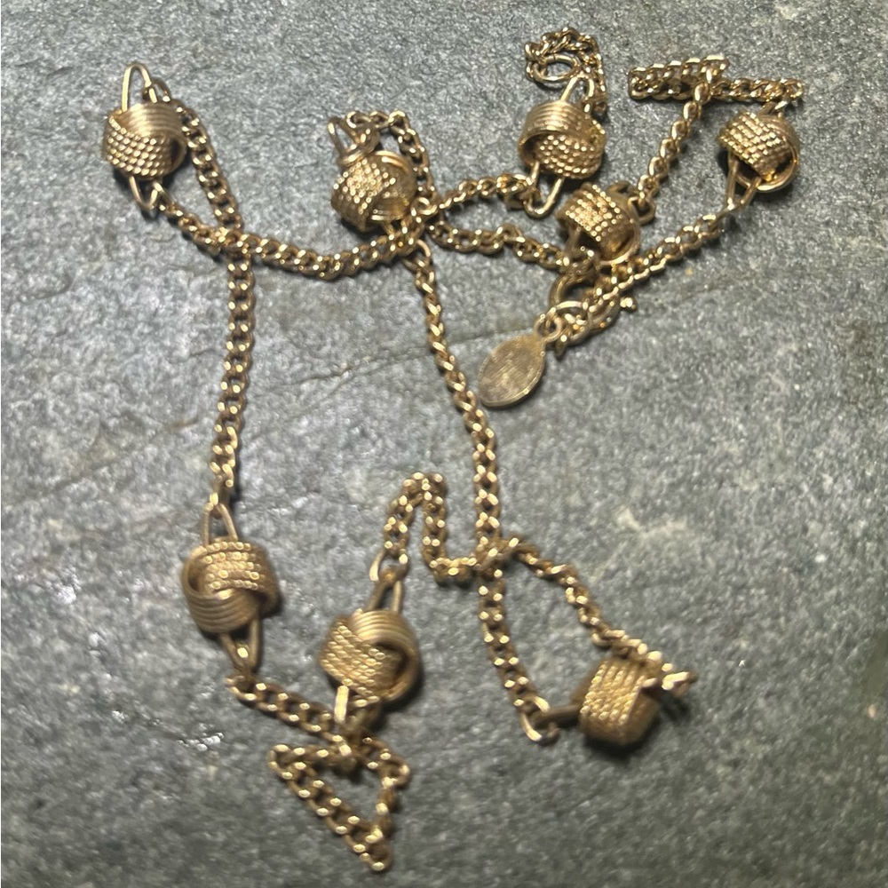 Avon Vintage Gold Knot Necklace - Picture 8 of 12